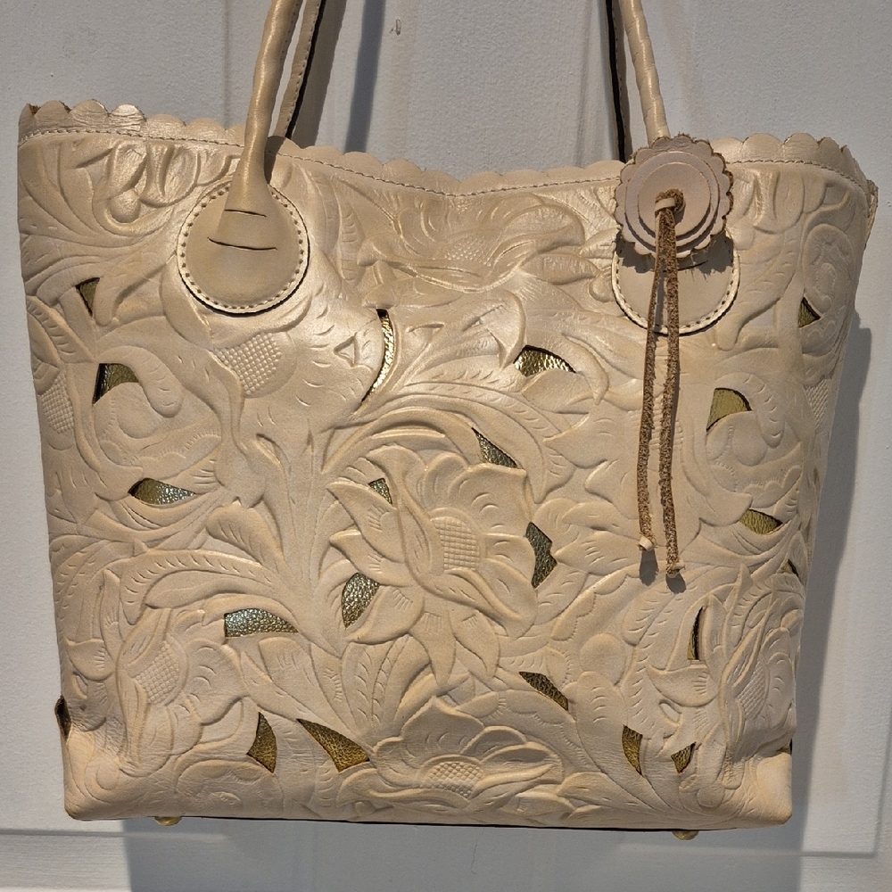 Patricia Nash Elegant Floral Cream Leather Cut Out Tote Bag w/ Gold Underliner.